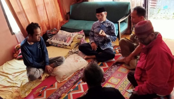 Anggota DPR RI Jenguk Warga Garut yang Menderita Kanker Tiroid