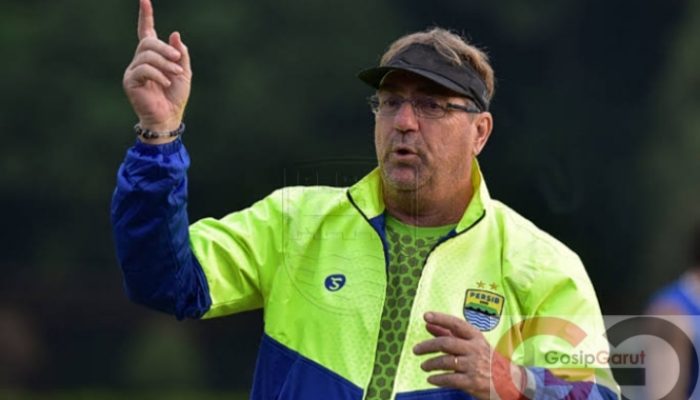 Pelatih Persib Berhasrat Sapu Bersih Seluruh Laga Kandang Musim Ini