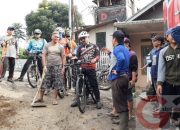 Sosialisasikan Bahaya Virus Corona, Wabup Garut Bersepeda Sisir Kampung