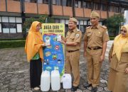 Pemkab Garut Terima Bantuan Hand Sanitizer dari F-MIPA Uniga