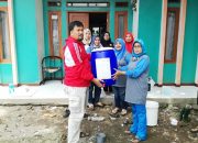 Gerakan Indonesia Kita Membagikan Alat Cuci Tangan kepada Warga Garut