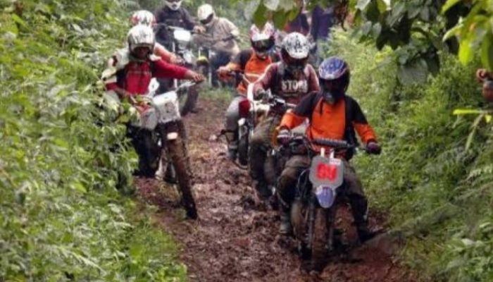 Pandemi Corona, Aktivitas Pemotor Trail Justru Makin Marak di Gunung Garut