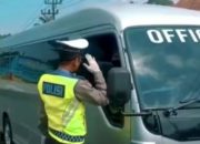 Polisi Putarbalikkan Arah Sejumlah Kendaraan Pemudik di Garut