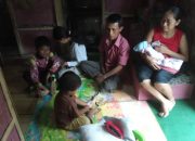 Kadesnya Bagi-bagi Sembako, Keluarga Miskin di Sukajaya Ini Gigit Jari