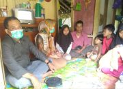 Warga Miskin di Sukajaya Itu Akhirnya Dapat Bantuan Sembako dan Uang dari Camat Cisewu