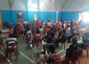 102 Warga Berkumpul di GOR Desa Cisewu untuk Menerima BLT DD