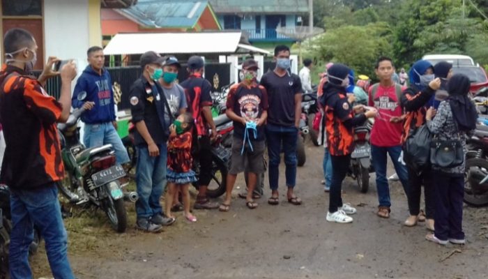 Pemuda di Pelosok Garut Gelar Aksi Sosial untuk Pengunjung Pasar Desa