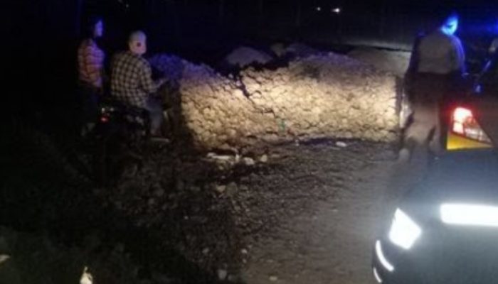 Kepergok Berbuat Mesum di Pinggir Jalan, Sepasang Muda-mudi di Garut Diamankan