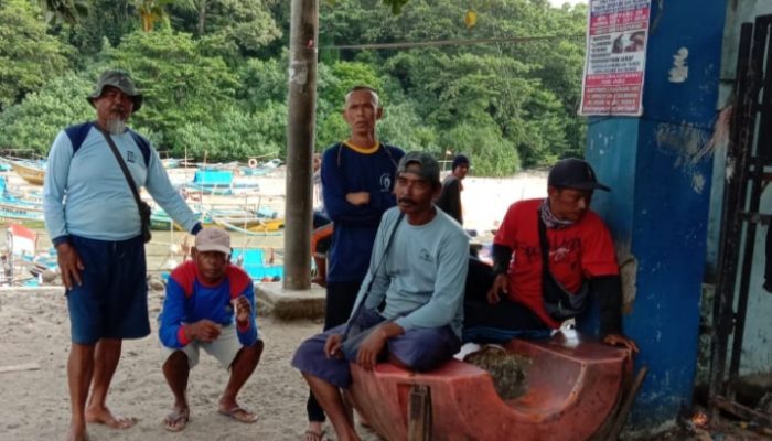 Musim Paceklik, Nelayan Santolo Jual Perabot Rumah Tangga untuk Bertahan Hidup