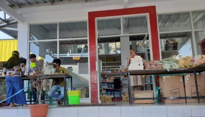 Agen Harry Jaya Berusaha Salurkan Bantuan Sembako Sesuai Pedum BPNT