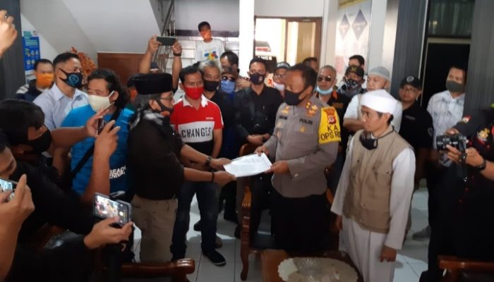 Polres Tasikmalaya Berjanji Usut Denny Siregar atas Postingannya