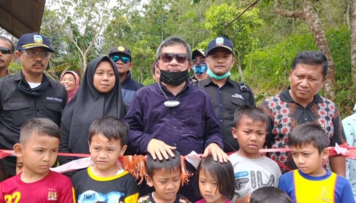 Bupati Garut Terharu Saat Tahu Desa Margamulya Berada di Tengah Hutan
