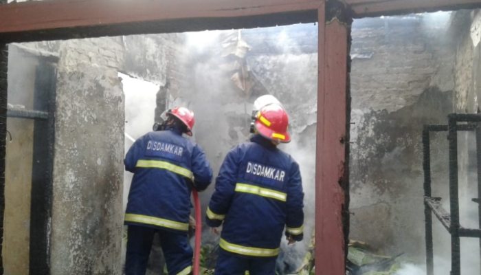Rumah Permanen di Limbangan Terbakar, Satu Regu Pemadam Diturunkan