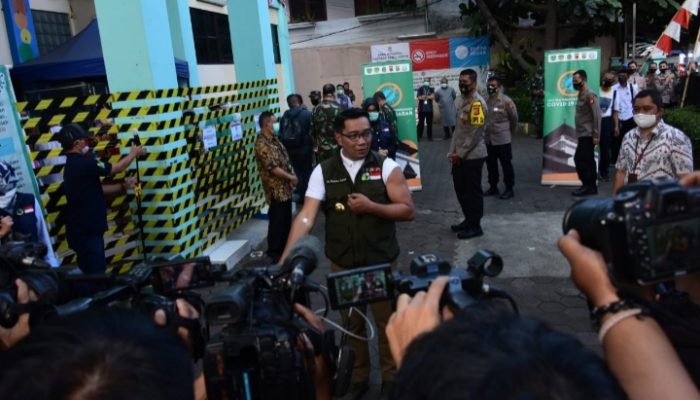 Ridwan Kamil Disuntik Dosis Pertama sebagai Relawan Uji Klinis Vaksin Covid-19