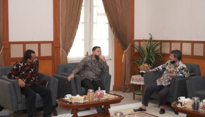 300 Ribu Masker dari Dinas Koperasi dan UMKM Jabar untuk Garut