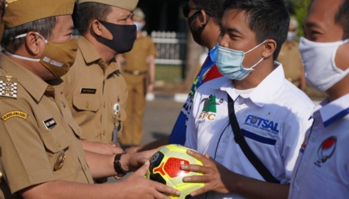 Pemkab Garut Beri Peralatan Olahraga kepada KONI Senilai Rp779,7 Juta