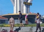 Pelanggar Protokol Kesehatan Covid-19 di Garut Disanksi Siram Taman