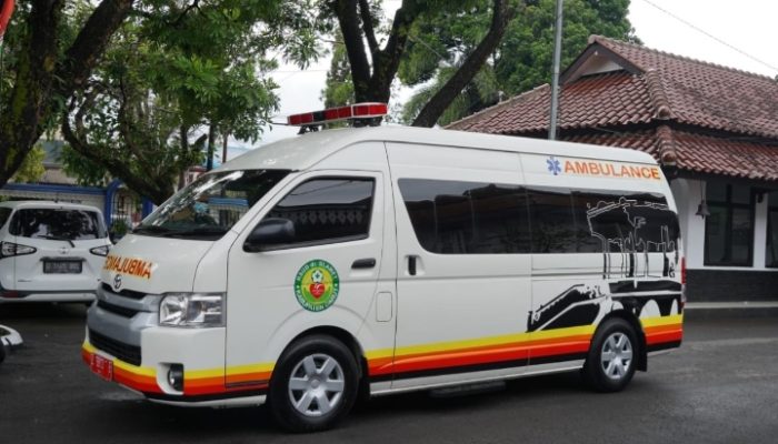 Tingkatkan Pelayanan, RSUD Dr. Slamet Garut Tambah Enam Unit Ambulans