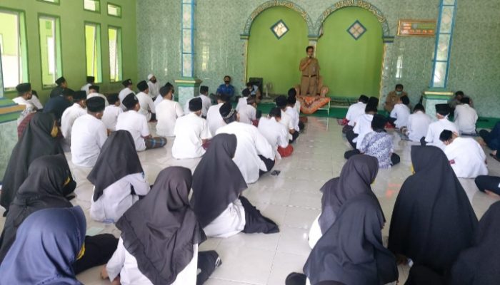 Puskesmas dan Forkopimcam Cisewu Gelar “Gema 3 M” di Pesantren