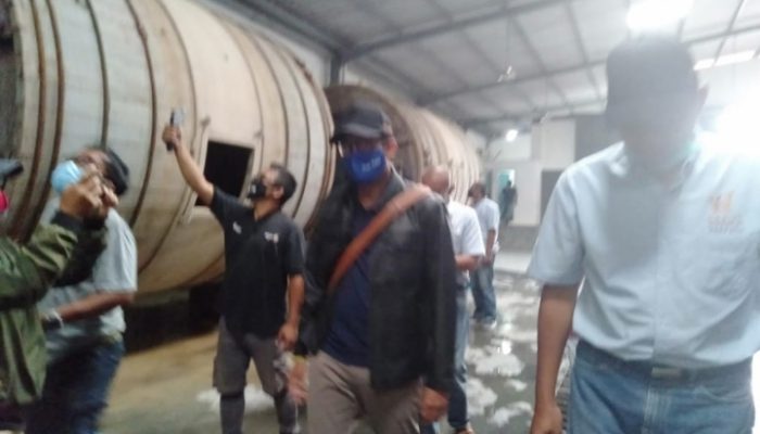 Berkunjung ke Garut, Sandiaga Uno: Kualitas Kulit Produksi Lokal Tak Kalah Bagus