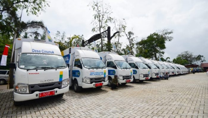 Wagub Jabar Bagikan Mobil Aspirasi, Tujuh Desa di Garut Turut Kebagian