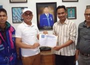 Jelang Penutupan Pendaftaran, Ade Kaca Kembalikan Formulir Calon Formatur PAN Garut