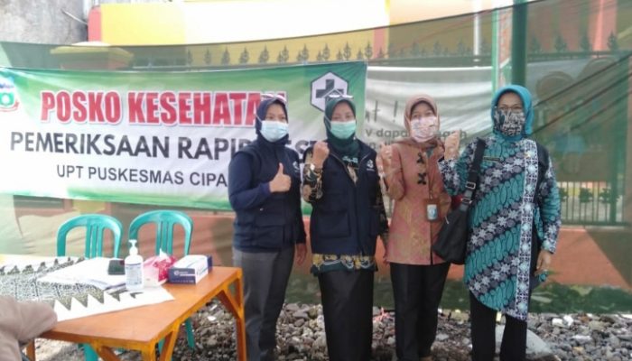 Pantau Pelaksanaan Rapid Tes, Tim Disparbud Jabar Datangi Puskesmas Cipanas