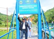 Wagub Jabar Uu Ruzhanul Resmikan Jembatan Simpay Asih Cikaso Garut