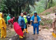 Diguyur Hujan, Jembatan di Pamulihan Nyaris Putus dan Jalan Tertimbun Longsor