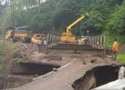 Jembatan Rusak Akibat Longsor di Talegong Garut Sudah Diperbaiki