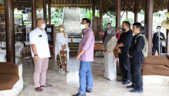 Wabup Garut Sidak Prokes Objek Wisata Penangkaran Elang dan Hotel Sampireun