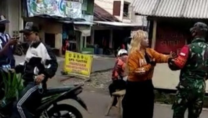 Seorang Perempuan di Garut Marahi Anggota TNI Gegara Diingatkan Pakai Masker