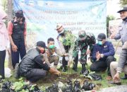 Wujud Cinta Lingkungan, Massa “Garut Bersatu” Bagikan Tanaman di Simpang Lima