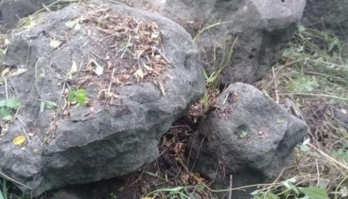 Batu yang Mungkin Peninggalan Prabu Siliwangi Ditemukan di Garut