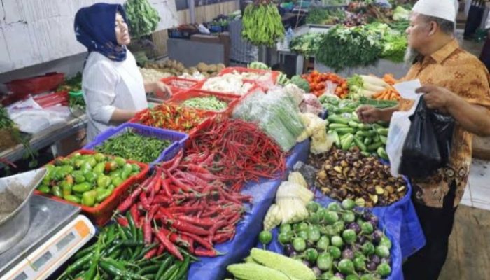 Bupati Rudy Gunawan Minta Warga Garut Tidak Berbelanja Secara Berlebihan