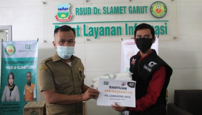Kasus Covid-19 Melonjak, ACT Garut Salurkan APD ke RSU dr Slamet