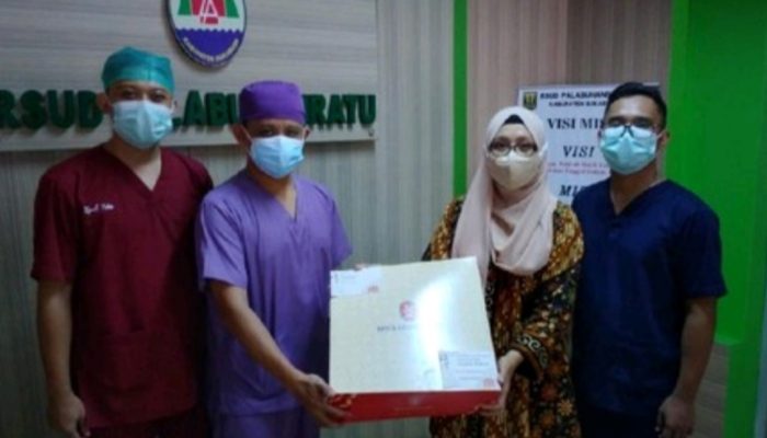 Semangati Nakes, Ridwan Kamil Kirim Kue ke 92 Rumah Sakit Rujukan Covid-19