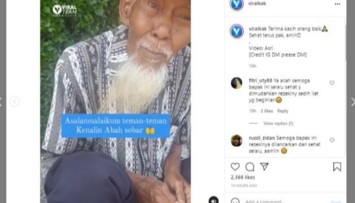 Abah Sohar Berumur Hampir Seabad, Setia Tawarkan Sol Sepatu Keliling Garut