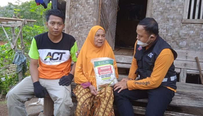 ACT Garut Adakan Operasi Pangan Gratis di Kampung Adat Dukuh Cikelet