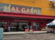 Bupati Garut Ancam Tutup Mal yang Tidak Memasang Sistem PeduliLindungi