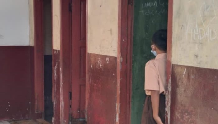 Mengkhawatirkan, MCK Milik SDN 3 Limbangan Timur Tak Layak Pakai