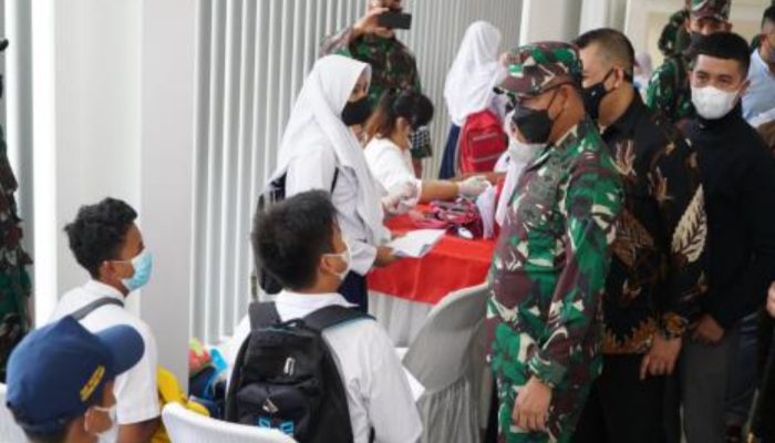 Capai Target Kekebalan Kelompok, Vaksinasi Massal di Garut Terus Dilakukan