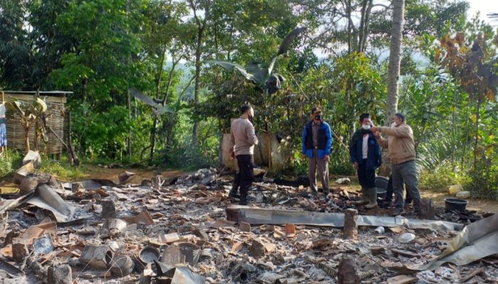 Sepasang Lansia di Banjarwangi Tewas Terpanggang Api Saat Rumahnya Terbakar