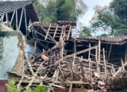 Diguyur Hujan Deras, Bangunan SD di Singajaya Garut Roboh