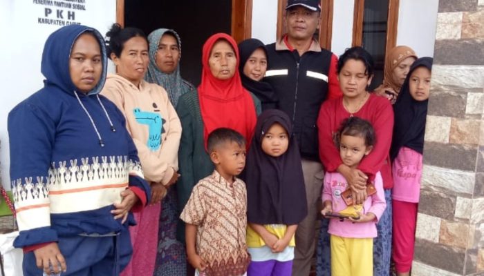 Duka Korban Banjir Bandang di Garut Bangkitkan Empati Seorang Perwira Polisi