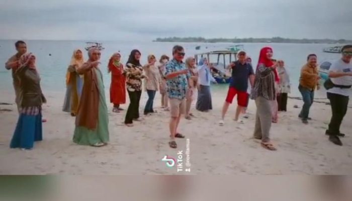Beredar Video Tiktok Bupati Garut Sedang Bersukaria dengan Para Nakes, Rudy Gunawan Minta Maaf