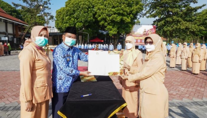 Bupati Rudy Imbau Istri Kepala SKPD di Pemkab Garut Mengikuti Apel Gabungan