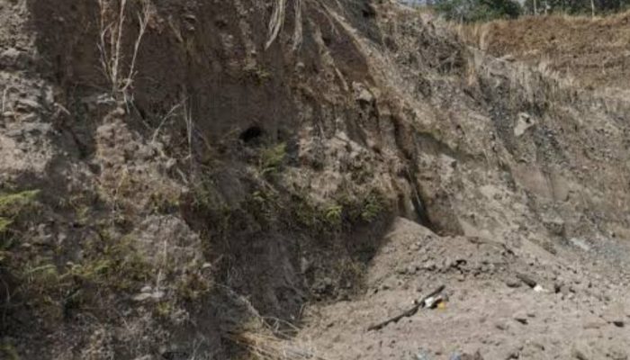 Petugas Gabungan Tutup Tujuh Titik Kawasan Galian C Tak Berizin di Bungbulang