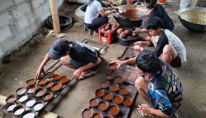 Di Cisewu Kini Muncul Gula Batok, Pangsa Pasarnya ke Palembang dan Batam
