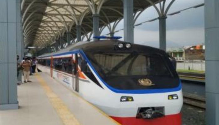 Gubernur Ridwan Kamil Inspeksi Terakhir Jalur KA Cibatu-Garut Sebelum Resmi Dioperasikan